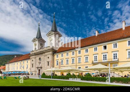 Schloss und Brauerei Tegernsee, ehemalige Benediktinerabtei, Tegernsee, Oberbayern, Bayern, Deutschland, Europa Stockfoto