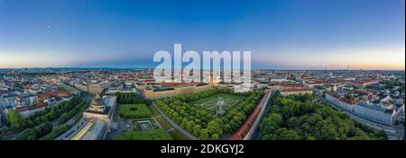 Schöner Luftblick über die bayerische Metropole München bei Sonnenaufgang Stockfoto