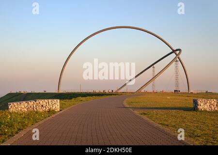 HERTEN, 27. NOVEMBER 2020: Hoheward-Spitze, Wahrzeichen der Metropole Ruhr gegen Himmel am 27. November 2020 in Herten Stockfoto