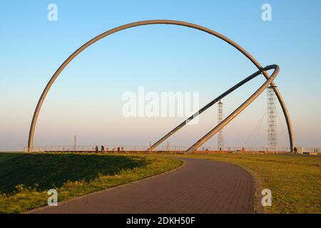 HERTEN, 27. NOVEMBER 2020: Hoheward-Spitze, Wahrzeichen der Metropole Ruhr gegen Himmel am 27. November 2020 in Herten Stockfoto
