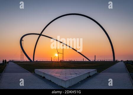 HERTEN, 27. NOVEMBER 2020: Hoheward-Spitze, Wahrzeichen der Metropole Ruhr gegen Himmel am 27. November 2020 in Herten Stockfoto