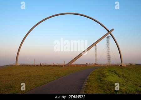 HERTEN, 27. NOVEMBER 2020: Hoheward-Spitze, Wahrzeichen der Metropole Ruhr gegen Himmel am 27. November 2020 in Herten Stockfoto
