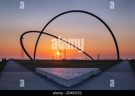HERTEN, 27. NOVEMBER 2020: Hoheward-Spitze, Wahrzeichen der Metropole Ruhr gegen Himmel am 27. November 2020 in Herten Stockfoto