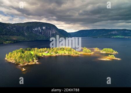 Insel, See, Fjord, Berge, Luftbild, Fjord Norwegen, Norwegen, Europa Stockfoto