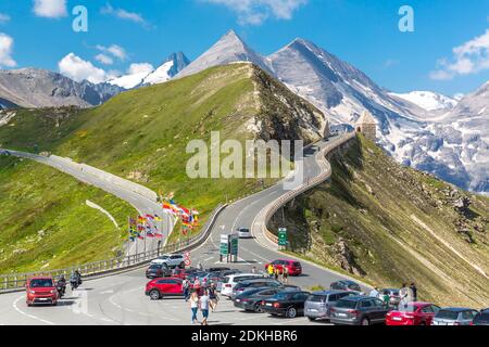 Blick vom Restaurant Fuschertörl auf den Großglockner, 3798 m, Sonnenwelleck, 3266 m, Fuscherkarkopf, 3332 m, Großglockner Hochalpenstraße, Nationalpark hohe Tauern, Salzburger Land, Kärnten, Österreich, Europa Stockfoto