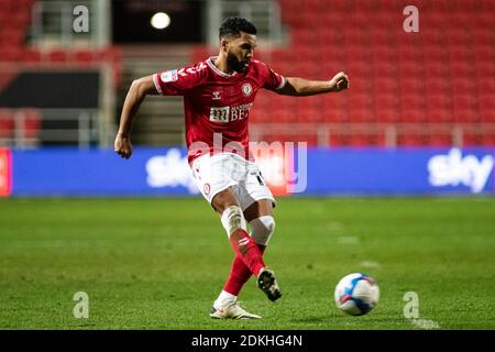 Bristol, Großbritannien. Dezember 2020. Adrian Mariappa von Bristol City im Kampf gegen Millwall. EFL Skybet Championship match, Bristol City gegen Millwall im Ashton Gate Stadium in Bristol, Avon am Dienstag, 15. Dezember 2020. Dieses Bild darf nur für redaktionelle Zwecke verwendet werden. Nur redaktionelle Verwendung, Lizenz für kommerzielle Nutzung erforderlich. Keine Verwendung in Wetten, Spiele oder ein einzelner Club / Liga / Spieler Publikationen. PIC von Lewis Mitchell / Andrew Orchard Sport Fotografie / Alamy Live News Kredit: Andrew Orchard Sport Fotografie / Alamy Live News Stockfoto