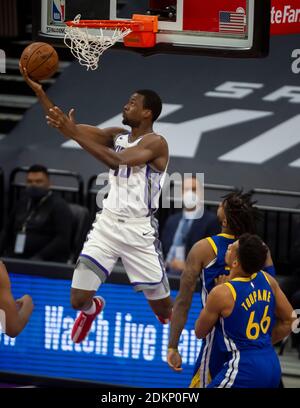 Sacramento, CA, USA. Dezember 2020. Sacramento Kings Stürmer Harrison Barnes punktet (40)während einer Vorsaison Spiel im Golden 1 Center am Dienstag, 15. Dezember 2020 in Sacramento. Quelle: Paul Kitagaki Jr./ZUMA Wire/Alamy Live News Stockfoto