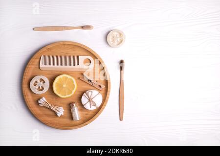 Set of eco natural bathroom accessories and cosmetics on white background. Zero waste concept. Plastic free. Flat lay style. Stockfoto