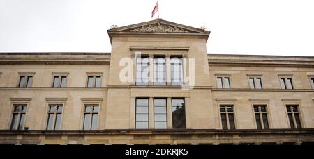 Neues Museum (Neues Museum). Berlin. Deutschland. Erbaut von 1843 bis 1855 im Auftrag von König Friedrich Wilhelm IV. Von Preußen in neoklassischen und Renaissance-Stil. Der Architekt war Friedrich August Stüler. Es wurde von 1999 bis 2009 von David Chipperfield restauriert. Architektonisches Detail der Fassade. Sie bewahrt die Schäden, die während des Zweiten Weltkriegs erlitten wurden. Stockfoto