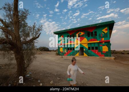 Verlassene und verlassene Kasernen und Gebäude am Kalya Beach, am Nordufer des Toten Meeres, Israel Stockfoto