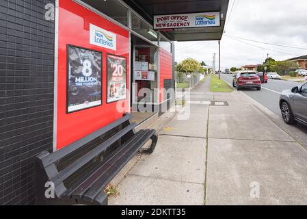 Eine kombinierte Post- und Nachrichtenagentur am Stadtrand der Regionalstadt Taree in New South Wales, Australien Stockfoto