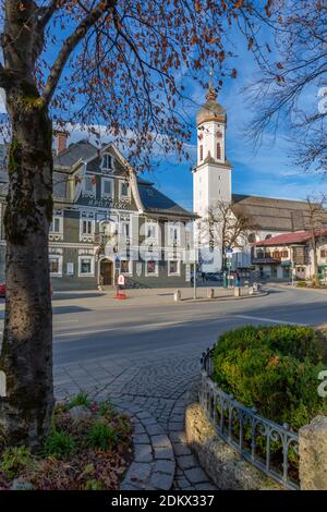 Ansicht der Pfarrkirche St. Martin, Garmisch-Partenkirchen, Bayern, Deutschland Stockfoto