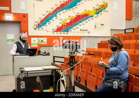 Online-Vorlesung Physik an der Technischen Universität Dortmund Während der COVID-19-Pandemie Stockfoto