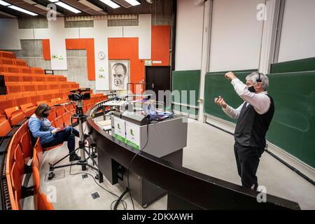 Online-Vorlesung Physik an der Technischen Universität Dortmund Während der COVID-19-Pandemie Stockfoto