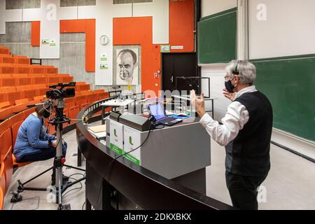 Online-Vorlesung Physik an der Technischen Universität Dortmund Während der COVID-19-Pandemie Stockfoto