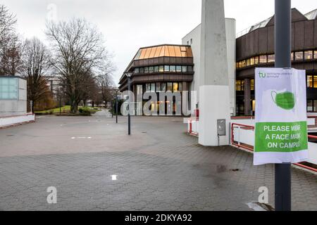 Menschenleerer Campus der TU Dortmund während der Stilllegung In der COVID-19-Krise Stockfoto