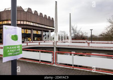 Menschenleerer Campus der TU Dortmund während der Stilllegung In der COVID-19-Krise Stockfoto