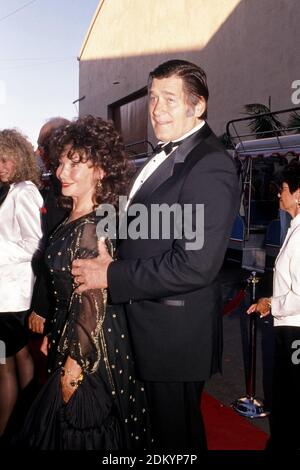 Clint Walker und Frau Giselle Hennessy in den Warner Bros. Studios Rededication, 2. Juni 1990 / Aktenzeichen # 34000-1153PLTHA Stockfoto