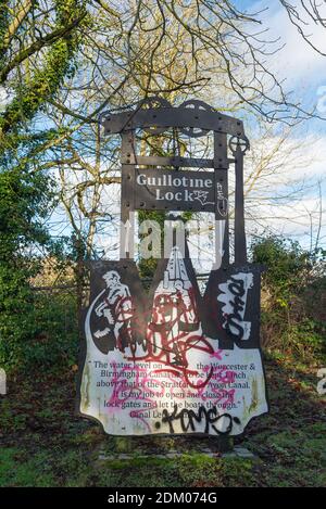 Kings Norton Guillotine Stop-Lock auf dem Stratford-on-Avon Kanal in Lifford Lane, Kings Norton, Birmingham, Großbritannien Stockfoto