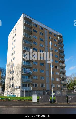 Wohnblöcke an der Shannon Road auf dem Primrose Hill Estate, Kings Norton, Birmingham, die abgerissen werden sollen Stockfoto