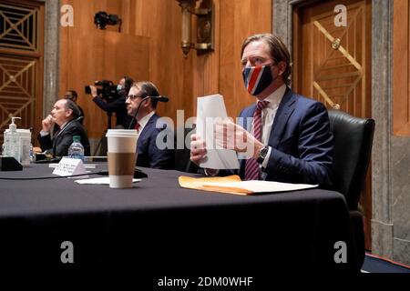 Washington, Vereinigte Staaten Von Amerika. Dezember 2020. Christopher Krebs, ehemaliger Direktor der Cybersecurity and Infrastructure Security Agency, kommt zu einer Anhörung des Senats Homeland Security & Governmental Affairs Committee, um die Wahlsicherheit und den Wahlprozess 2020 am Mittwoch, den 16. Dezember 2020 zu besprechen.Quelle: Greg Nash/Pool via CNP Quelle: dpa/Alamy Live News Stockfoto