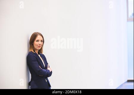 Mainz, Deutschland. Dezember 2020. Ellen Demuth (CDU), landtagsabgeordnete ihrer Partei in Rheinland-Pfalz, steht während einer landtagsversammlung in der Rheingoldhalle. Quelle: Andreas Arnold/dpa/Alamy Live News Stockfoto