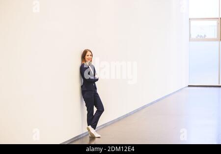 Mainz, Deutschland. Dezember 2020. Ellen Demuth (CDU), landtagsabgeordnete ihrer Partei in Rheinland-Pfalz, steht während einer landtagsversammlung in der Rheingoldhalle. Quelle: Andreas Arnold/dpa/Alamy Live News Stockfoto