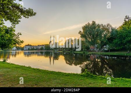 Krähenteich und Dom am späten Abend, Hansestadt Lübeck, Schleswig-Holstein, Norddeutschland, Europa Stockfoto