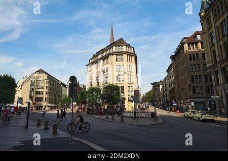 HAMBURG, DEUTSCHLAND - 25. JULI 2019: Hamburger Straße herrlicher Blick auf das Hamburger Lagerhaus und die HafenCity Stockfoto