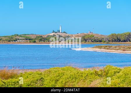 Wadjemup Leuchtturm über Salzseen auf der Insel Rottnest in Australien Stockfoto