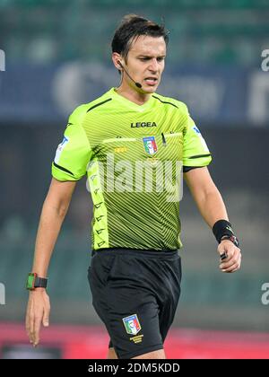 Verona, Italien. Dezember 2020. Der Schiedsrichter des Spiels Riccardo Ros während Hellas Verona vs UC Sampdoria, Italienische Fußball Serie A Spiel in Verona, Italien, Dezember 16 2020 Kredit: Unabhängige Fotoagentur/Alamy Live Nachrichten Stockfoto