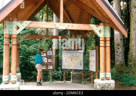 Trailhead Kiosk, Wildwood Recreation Site, Salem District Bureau of Land Management, Oregon Stockfoto