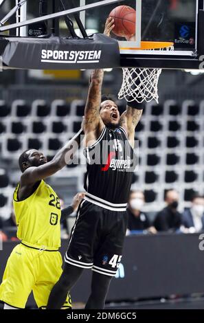 Bologna, Italien. Dezember 2020. Julian Gamble von Segafredo Virtus Bologna während des Eurocup-Spiels Virtus Segafredo gegen Antwerpen Telnet Giants - ph: Michele Nucci /LM Kredit: Independent Photo Agency/Alamy Live News Stockfoto