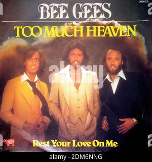 BEE GEES zu viel Himmel   Ruhen Sie Ihre Liebe auf Me - Vintage Vinyl Schallplattencover Stockfoto