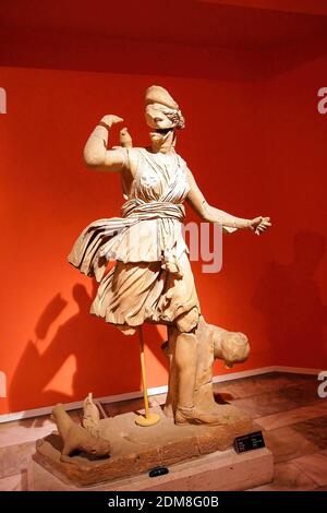 Artemis ( Diana ) Göttin der Jagd, Statue aus der antiken Stadt Perge, jetzt im Museum Antalya, Türkei Stockfoto