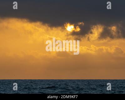 Sonnenuntergang über dem Golf von Mexiko von Sanibel Island Florida In den Vereinigten Staaten Stockfoto