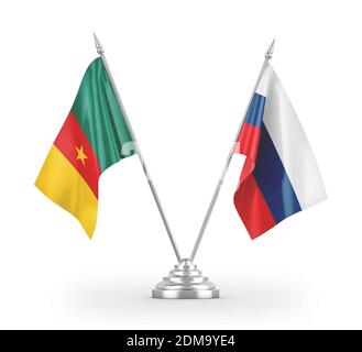 Russland und Kamerun Tischflaggen isoliert auf weißem 3D-Rendering Stockfoto