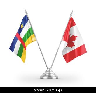 Kanada und Zentralafrikanische Republik zwei Tischflaggen isoliert auf Weiß Stockfoto