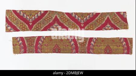 Fragmente, Medium: Seide, Leinen, metallische Technik: Kombination von zwei Strukturen, Satin und Twill, formales Muster von Ogives, die das zentrale Feld umrahmen, vorherrschen Rot und Gold., Türkei, 16.–17. Jahrhundert, gewebte Textilien, Fragmente Stockfoto