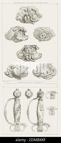 Differents Desseins de Tabatieres, Premiere planche, S. 49 in Oeuvre de Juste-Aurele Meissonnier, Juste-Aurèle Meissonnier, Französisch, B. Italien, 1695–1750, Gabriel Huquier, französisch, 1695–1772, Gabriel Huquier, französisch, 1695–1772, Radierung auf cremeweißem Papier, Entwürfe für sechs muschelförmige Schnuffelboxen, jeweils mit unterschiedlichen Blumen- und Blattanordnungen., Paris, Frankreich, 1748, Metallarbeiten, Druck Stockfoto