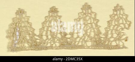 Fragment, Medium: Leinen Technik: Klöppelspitze, durchgehende Zopf-ähnliche, Randfragment von vier Anhängern in dreieckiger Form., Genua, Italien, 17. Jahrhundert, Spitze, Fragment Stockfoto