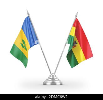 Bolivien und St. Vincent und die Grenadinen zwei Tischflaggen Isoliert auf Weiß Stockfoto