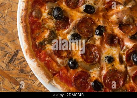 Italienisches Essen Pizza hausgemachte besondere im Urlaub Stockfoto