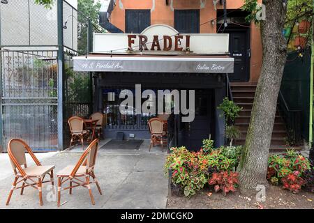 Fradei Bistro, 99 S Portland Ave, Brooklyn, New York. NYC-Schaufensterfoto eines italienischen Restaurants im Viertel Fort Greene. Stockfoto