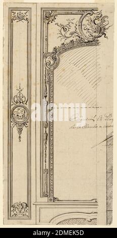 Entwurf für Overmantel; Recto, Pläne von Formteilen, Gilles-Marie Oppenord, französisch, 1672–1742, Stift und schwarze Tinte, schwarze Kreide auf Papier, etwas mehr als linke Hälfte des Overmantel mit Pilasterplatte links. Der Spiegelrahmen mit Drachen in der Mitte oben steigt von der Spitze des Mantels. Die Dekoration des Pilasters beinhaltet ein Medaillon mit einem Löwen in der Mitte. Ein Fragment eines Abschnitts oder Plans mit Teilen von Buchstaben, unten rechts. In der Mitte rechts eingeschrieben: Cheminée et Plaq(ard)/de la chambre a Couch (er). Verso: In entgegengesetzter Richtung, oben: Zwei Planreihen, die sich auf aufeinanderfolgende Formteile beziehen. Stockfoto