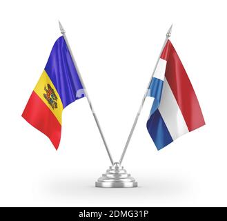 Niederlande und Moldawien Tischflags isoliert auf weißem 3D-Rendering Stockfoto