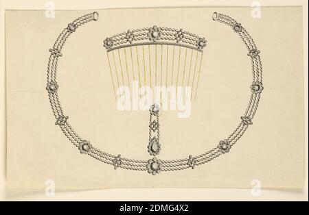 Design für einen Kamm, Ohrring und Halskette, Stift und schwarze Tinte, Pinsel und grau, Olive Aquarell auf hellbraunem Papier, Schmuck Designs für einen Haarkamm, Ohrring und eine Halskette, alle mit den gleichen Motiven. Der Kamm in der oberen Mitte mit siebzehn Zinken; drei Reihen von Perlen verbinden abwechselnd eine von drei Blüten aus runden Diamanten mit einem Rahmen von acht kleineren um, und einer von zwei Lutscher, gebildet von acht runden Diamanten mit einem zentralen. Der Ohrring unten; die Vorderseite eines doppelt geneigten Ringes stützt eine Blüte, von der zwei Ketten hängen, die in der Mitte eine Raute stützen Stockfoto
