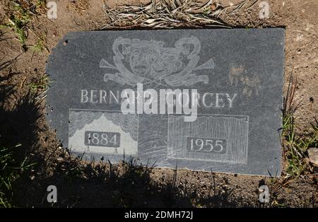 Sylmar, California, USA 16th December 2020 A general view of atmosphere of actor Bernard Gorcey's Grave in Hym Solomon section at Sholom Memorial Park Cemetery on December 16, 2020 in Sylmar, California, USA. Photo by Barry King/Alamy Stock Photo Stock Photo
