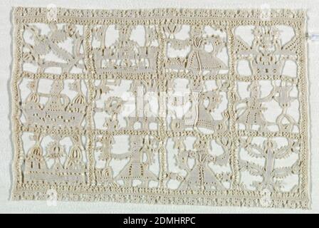 Panel, Medium: Leinen Technik: Gitter aus zurückgezogenem Element mit Nadelspitze, Reticella Stil, kleine längliche Panel aus Nadelspitze (Reticella). Entwürfe in Quadraten in drei Reihen mit Personen, Booten, etc. Wahrscheinlich biblisch angeordnet und enthält eine Episode von Judith und Holofernes., Spanien oder Portugal, ca. 1600, Spitze, Panel Stockfoto