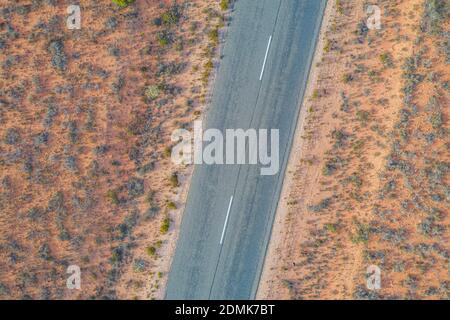 Straße durch das Hinterland von Western Australia Stockfoto